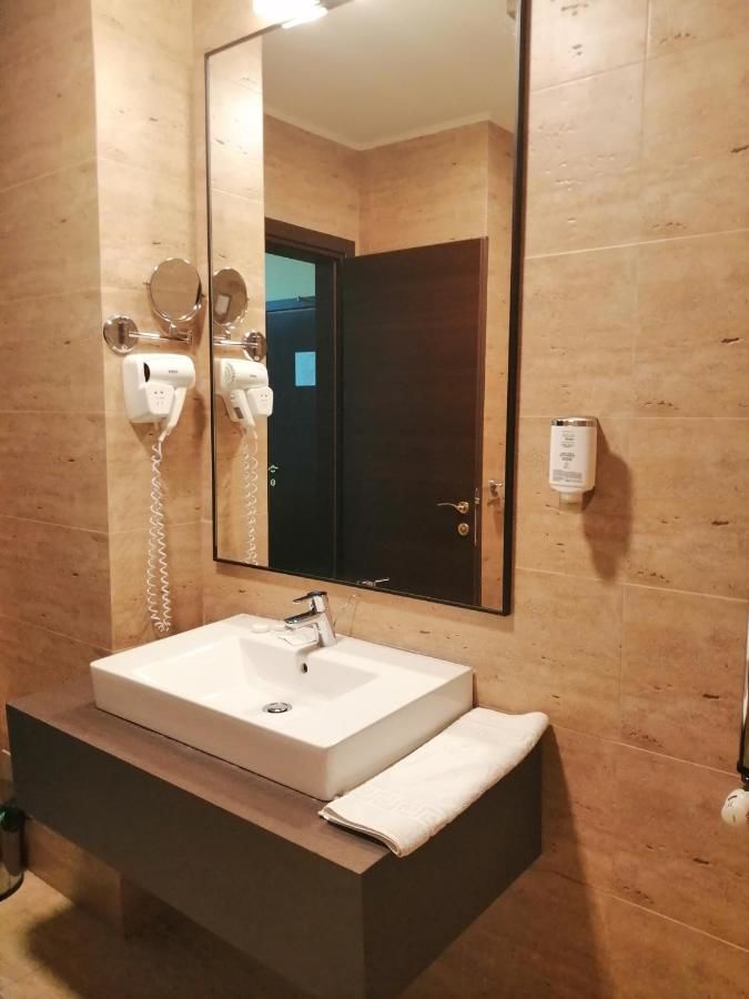 Отель Hotel Piemonte Предял