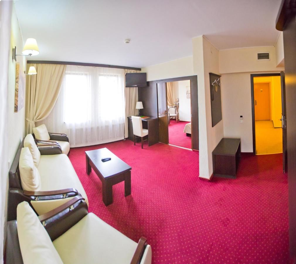 Отель Hotel Piemonte Предял-8