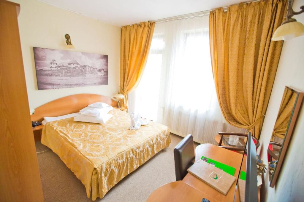 Отель Hotel Piemonte Предял