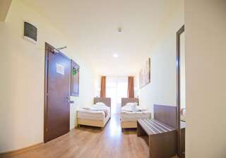 Отель Hotel Piemonte Предял Двухместный номер эконом-класса с 2 отдельными кроватями-2